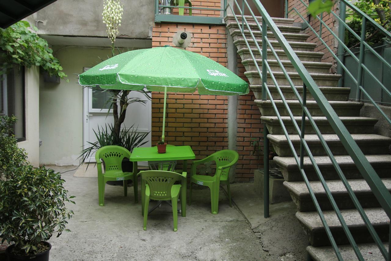 Guesthouse Different Tiflis Exterior foto