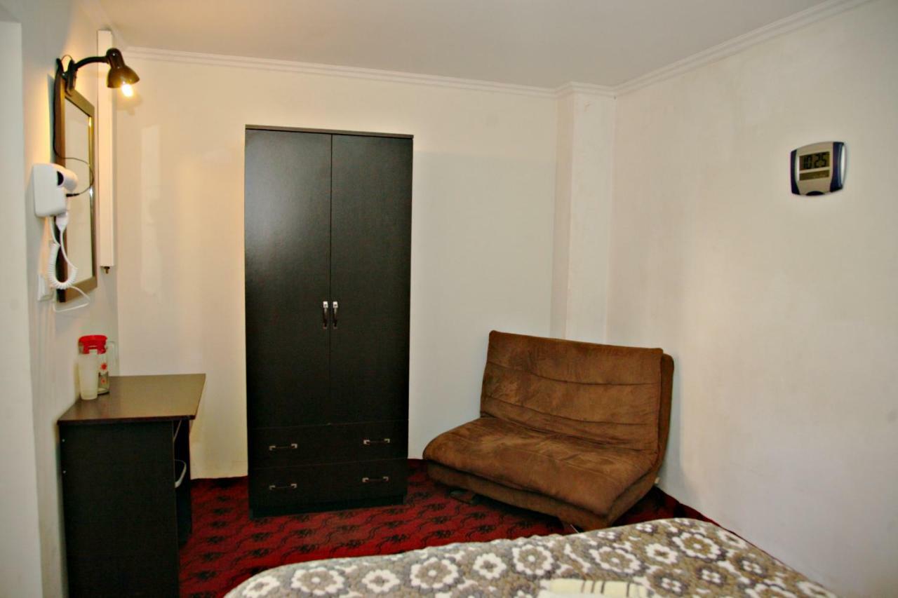 Guesthouse Different Tiflis Exterior foto