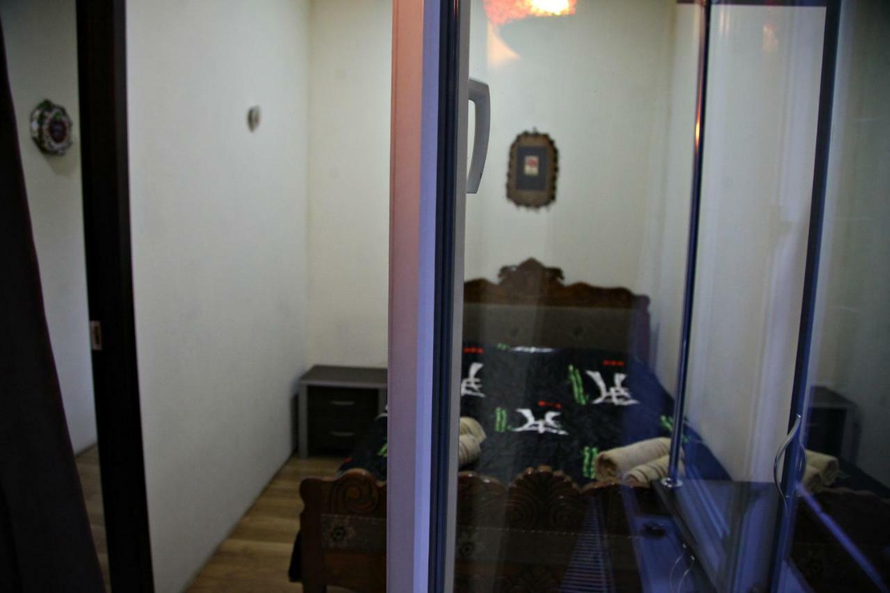 Guesthouse Different Tiflis Exterior foto