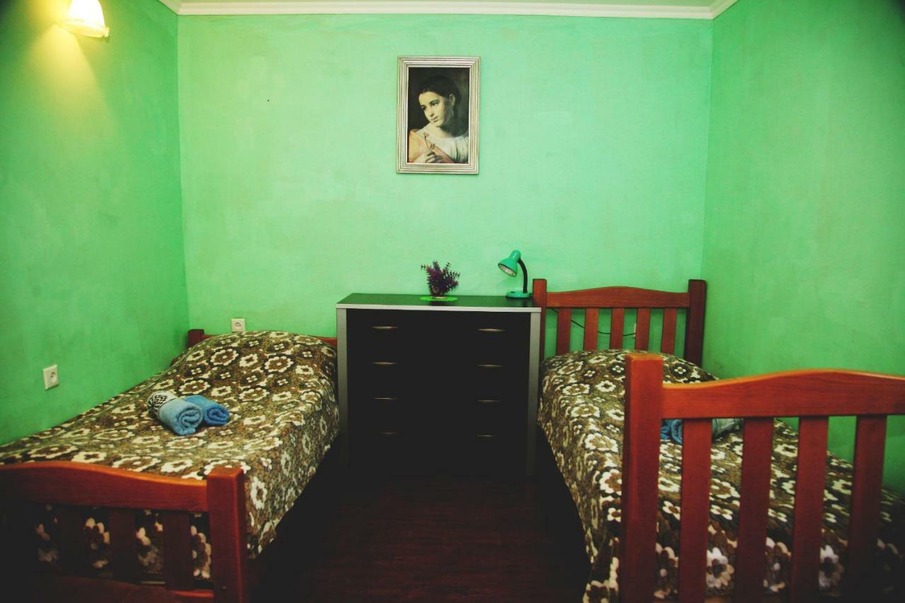 Guesthouse Different Tiflis Exterior foto