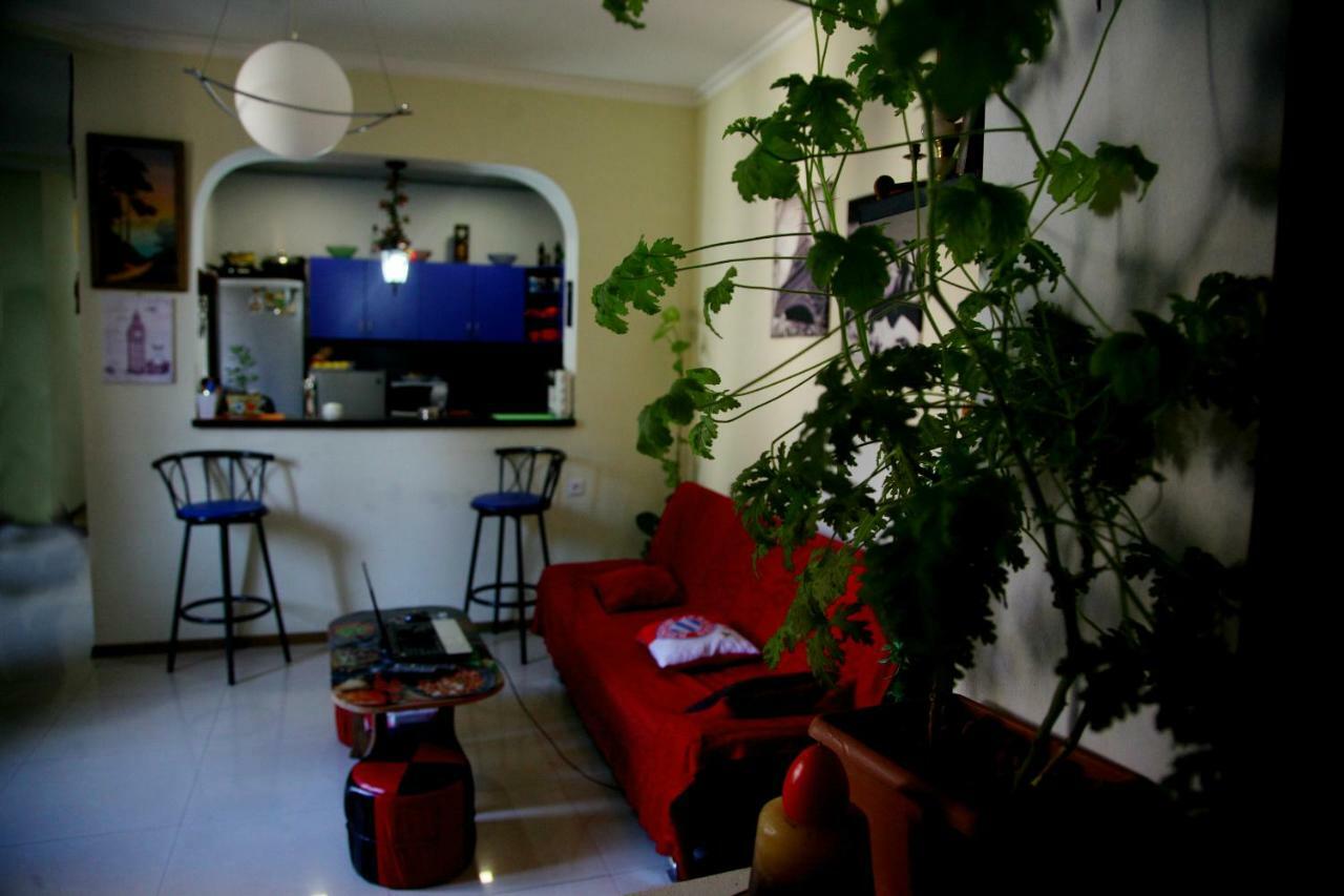 Guesthouse Different Tiflis Exterior foto