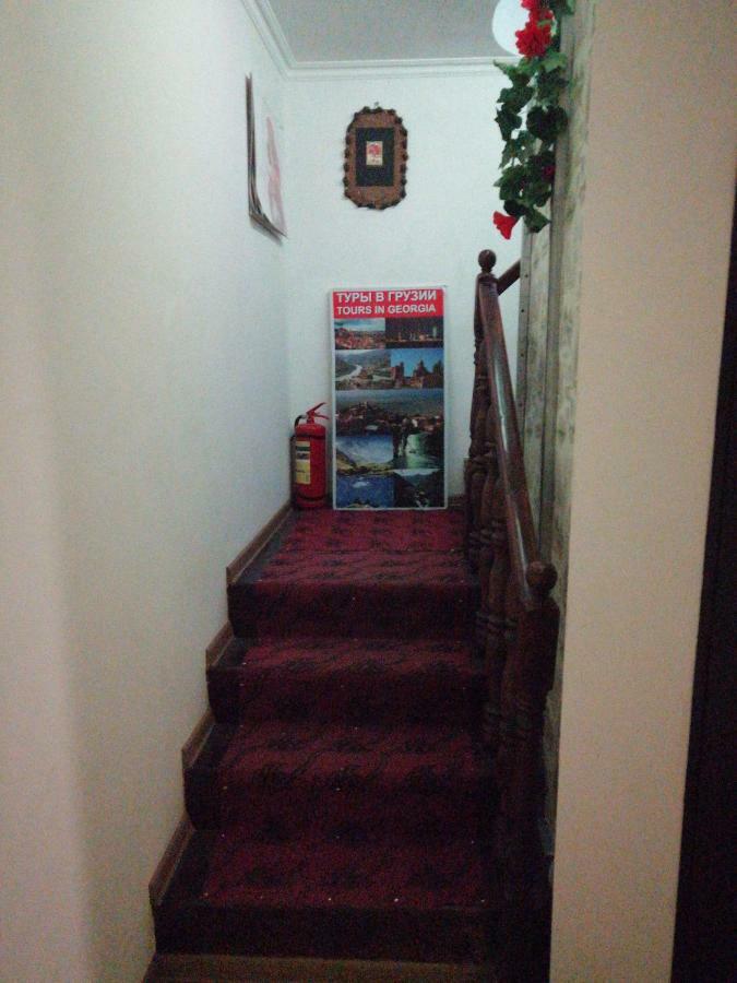 Guesthouse Different Tiflis Exterior foto