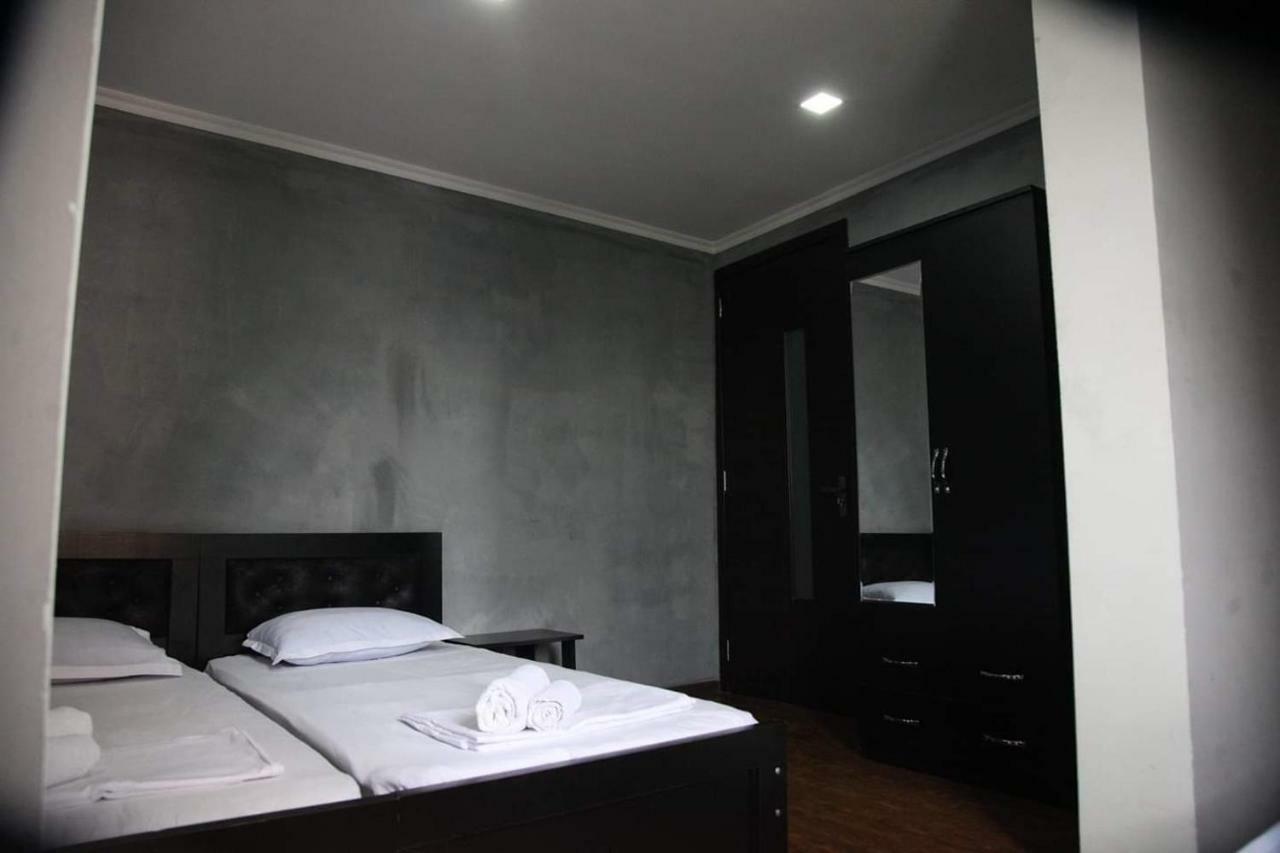 Guesthouse Different Tiflis Exterior foto