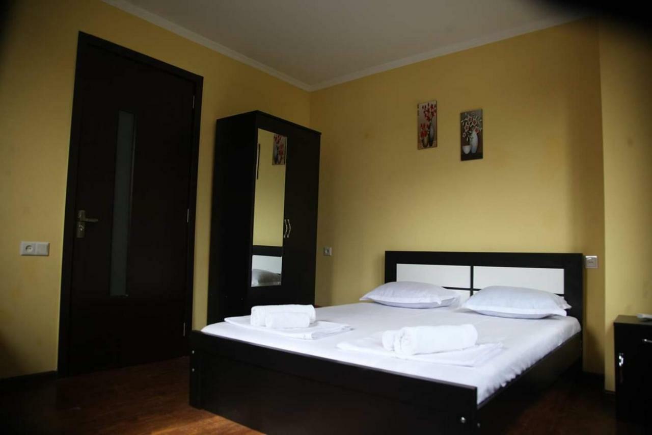 Guesthouse Different Tiflis Exterior foto